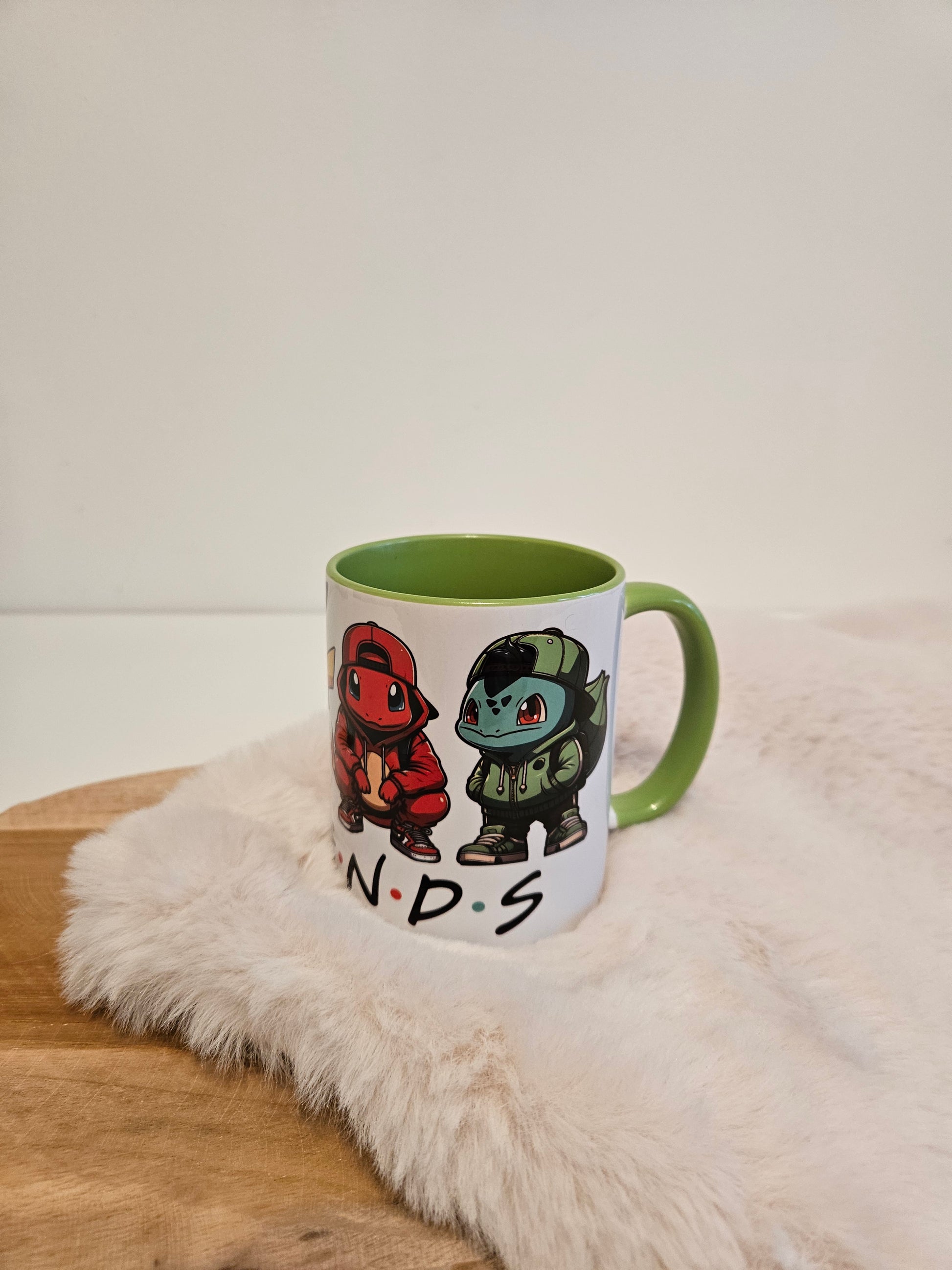 Mok kleur groen-wit met alle Pokemon FRIENDS