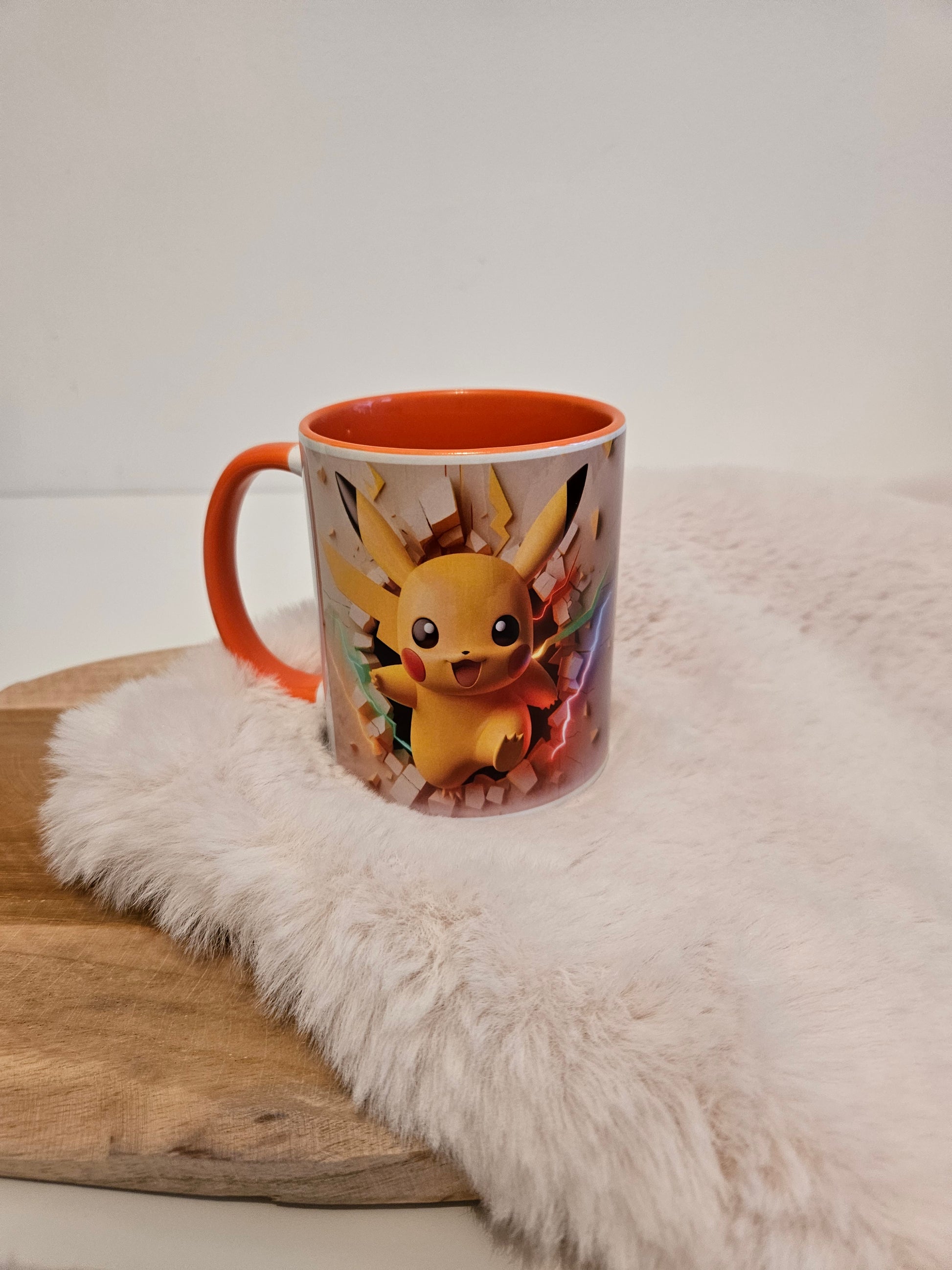 Mok oranje-wit met pokemon